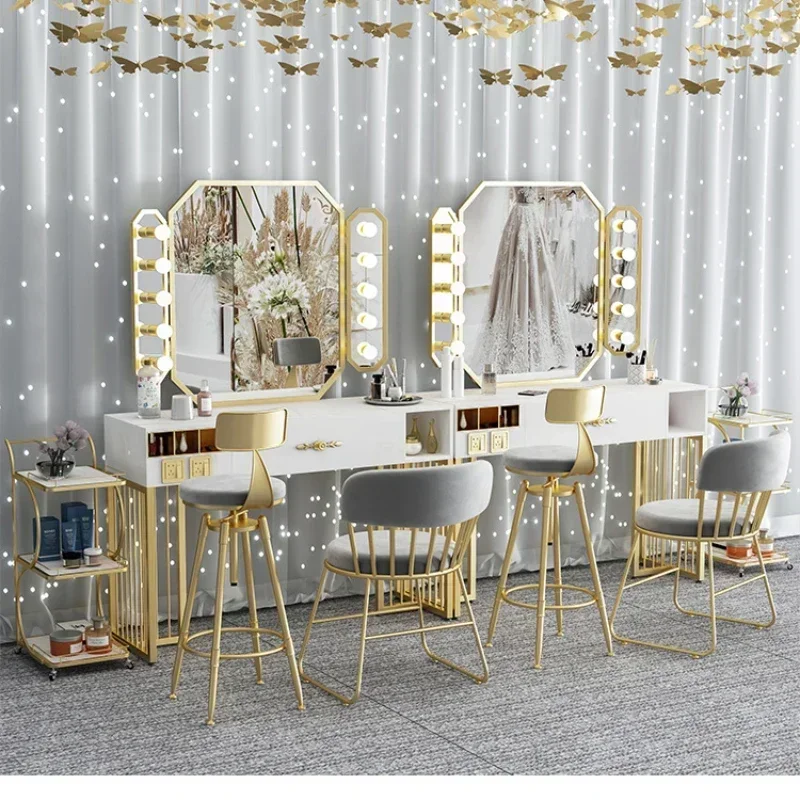 Beauty And Makeup Studio - Fotoğraf stüdyosu makyaj masası düğün fotoğrafçılığı