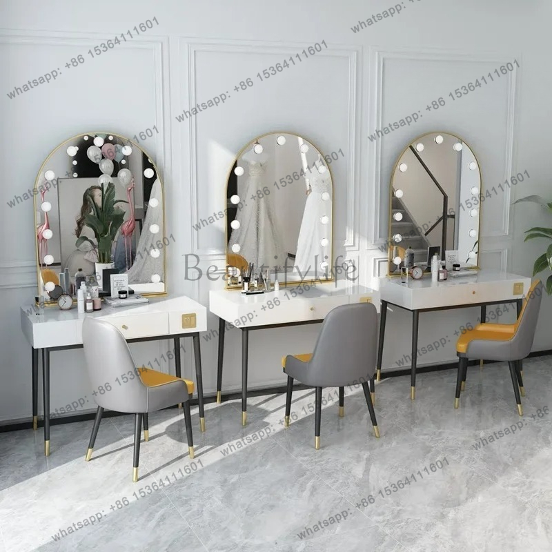 Basit lamba aynalı makyaj masa - Beauty And Makeup Studio incelemesi ve fiyatı