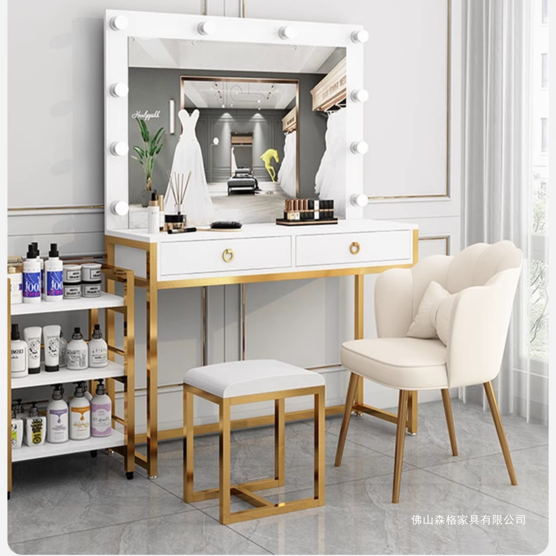 Aynalı ve lambalı stüdyo şifon - Beauty And Makeup Studio incelemesi ve fiyatı