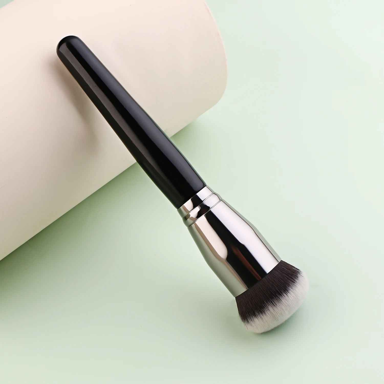 Siyah Fondöten Makyaj Fırçası  - Beauty Queen Makeup incelemesi ve fiyatı