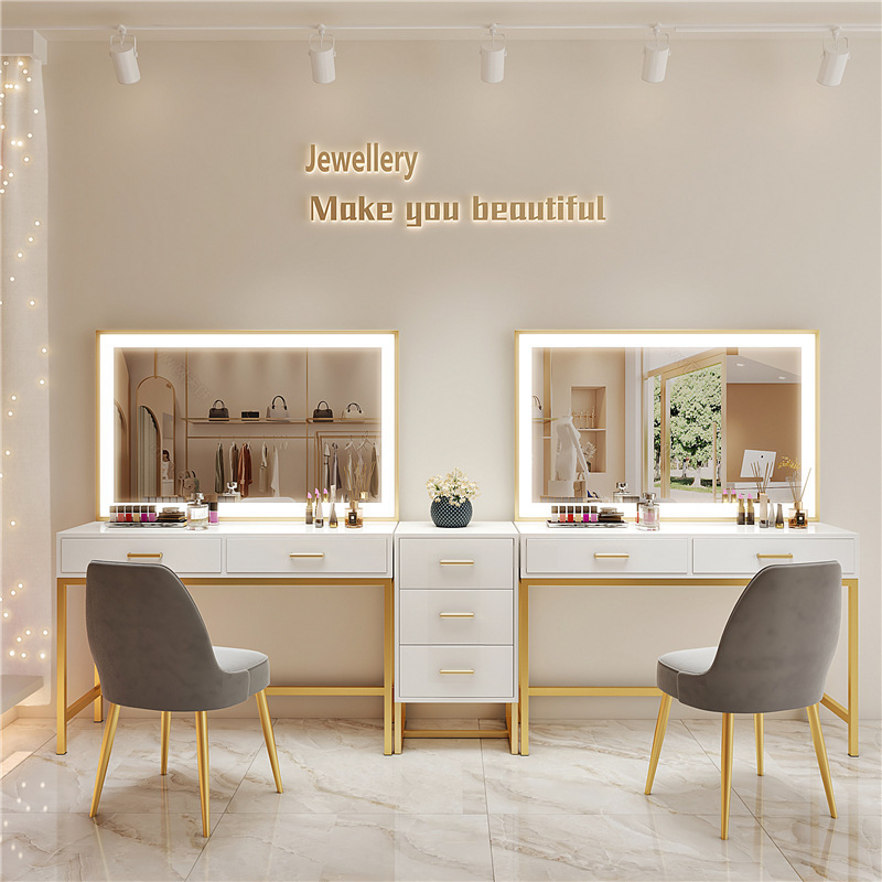 Tırnak sanatı makyaj sanatçısı - Beauty And Makeup Studio incelemesi ve fiyatı